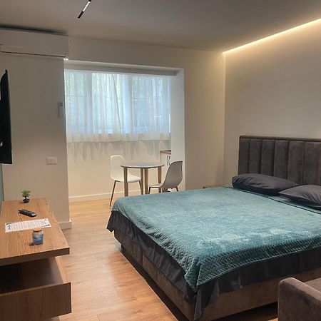 Downtown Studio Apartments Tiranë Luaran gambar