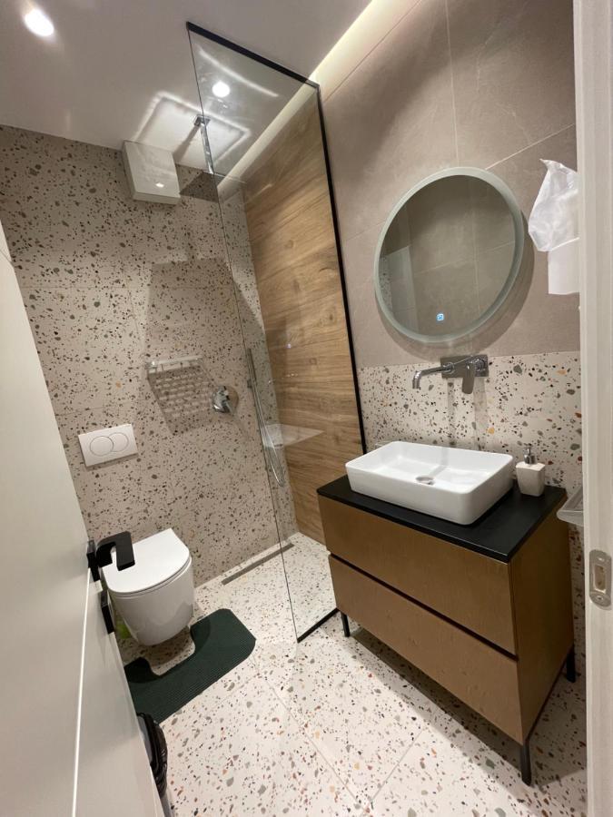 Downtown Studio Apartments Tiranë Luaran gambar
