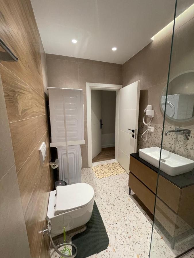 Downtown Studio Apartments Tiranë Luaran gambar