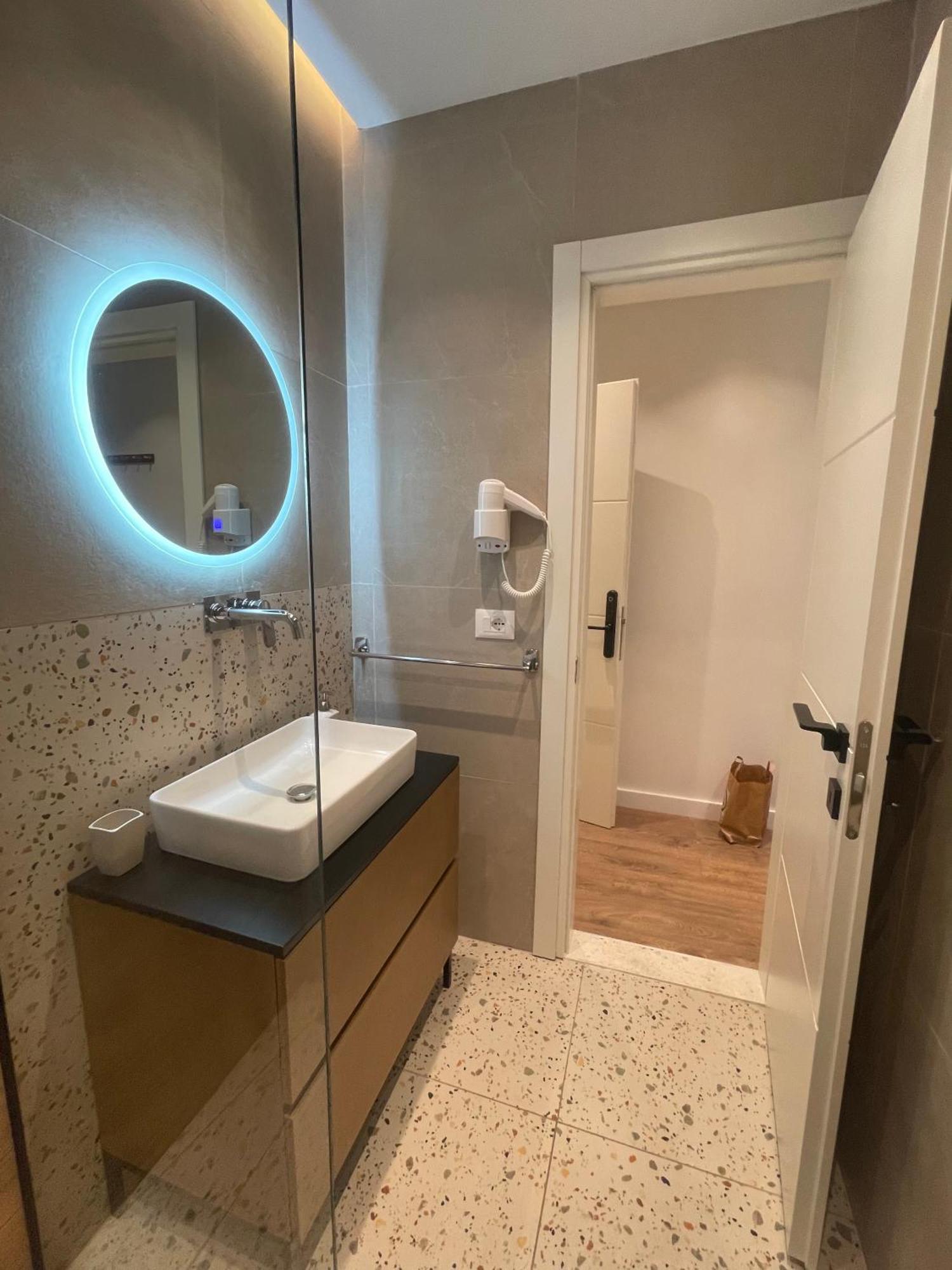 Downtown Studio Apartments Tiranë Luaran gambar