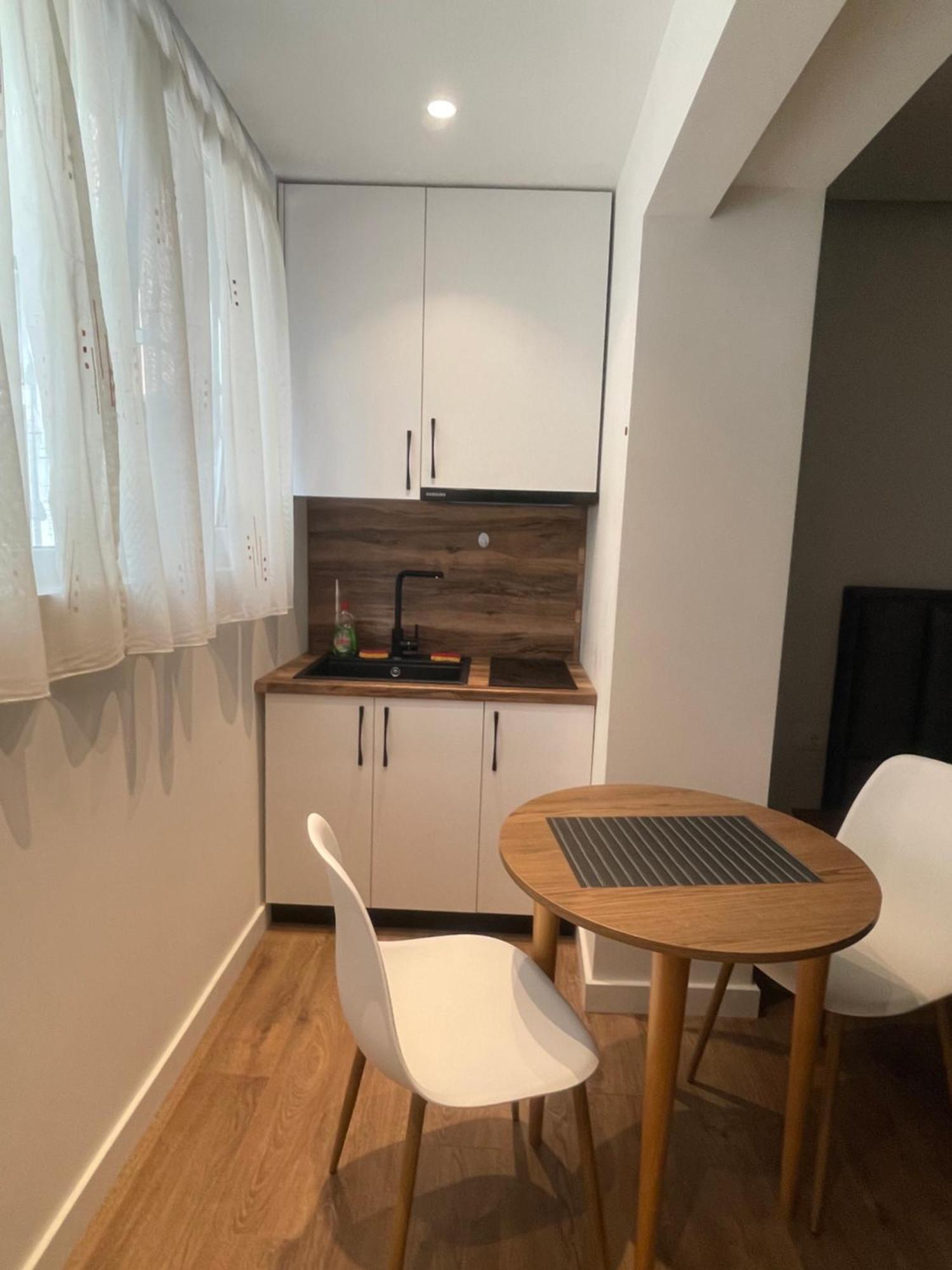 Downtown Studio Apartments Tiranë Luaran gambar