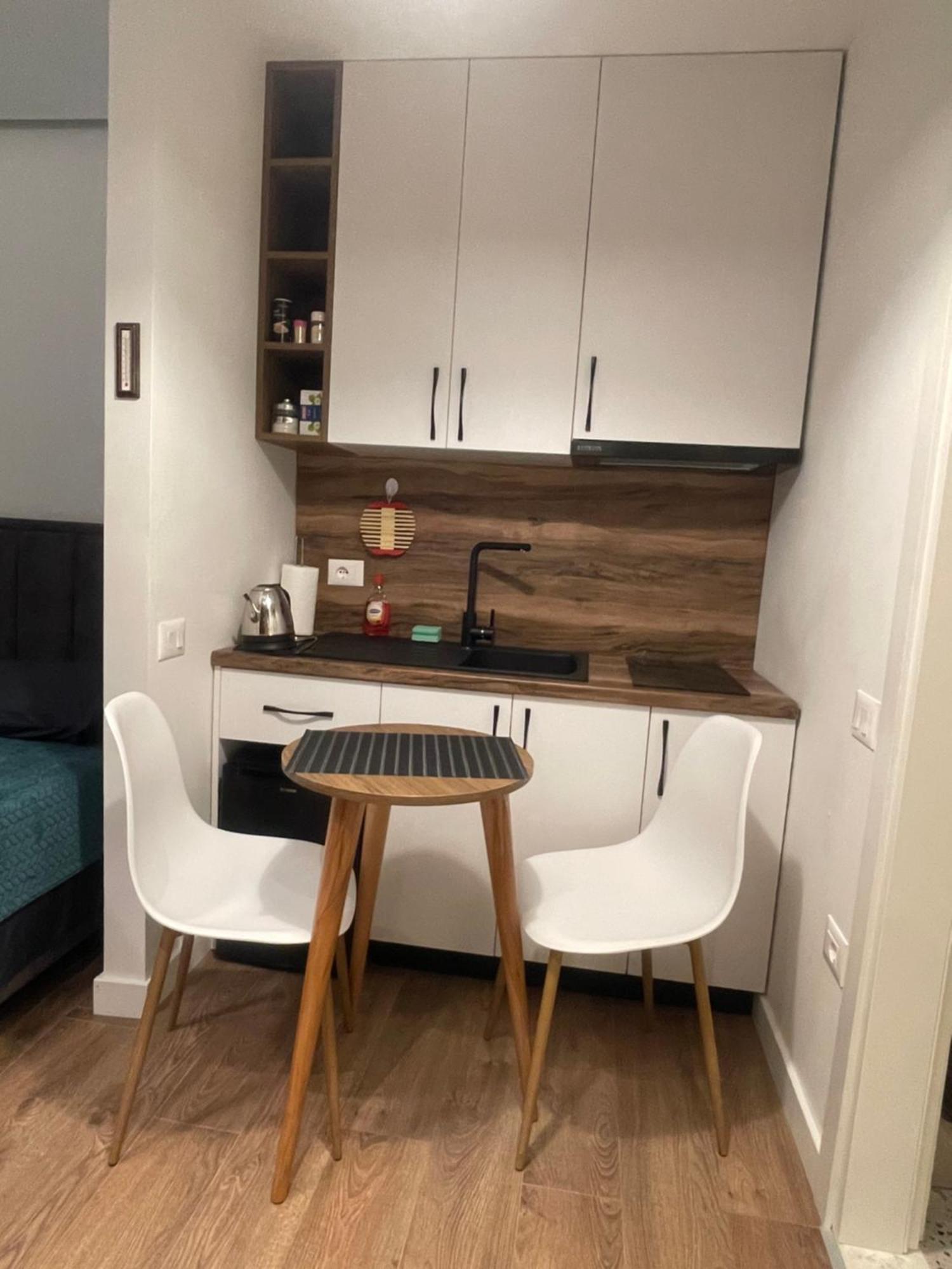 Downtown Studio Apartments Tiranë Luaran gambar
