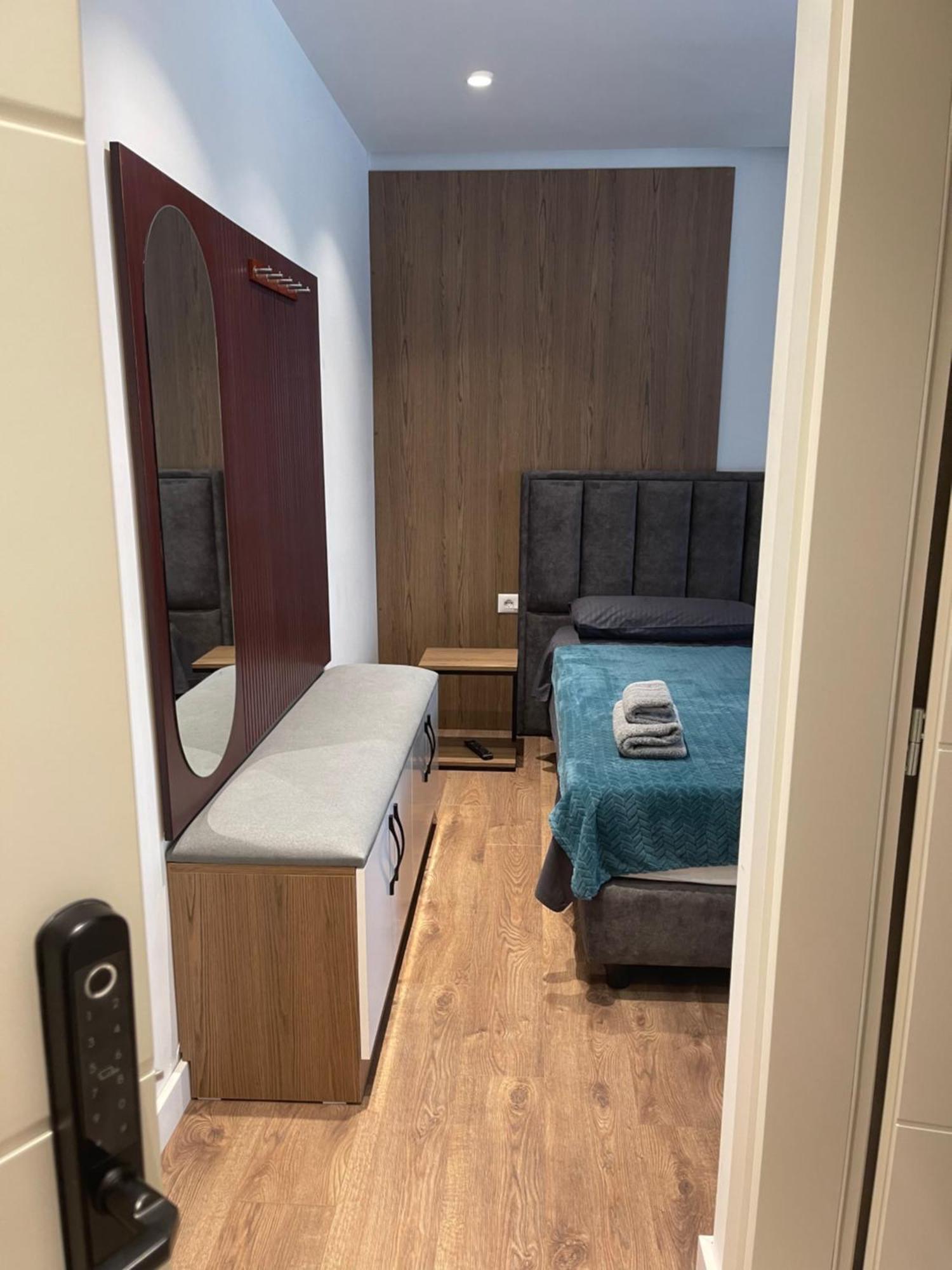 Downtown Studio Apartments Tiranë Luaran gambar